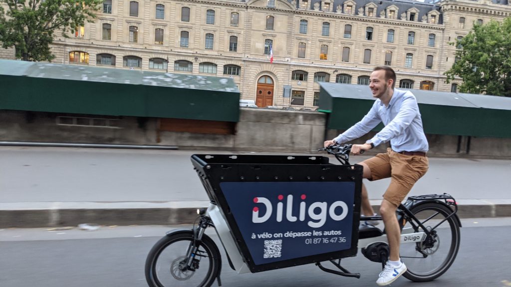 Livreur Diligo à vélo-cargo